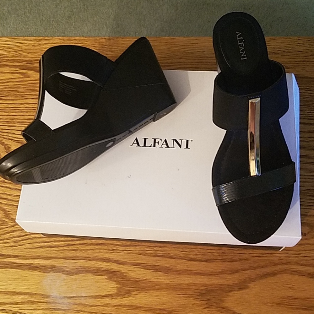 Black Alfani Wedges